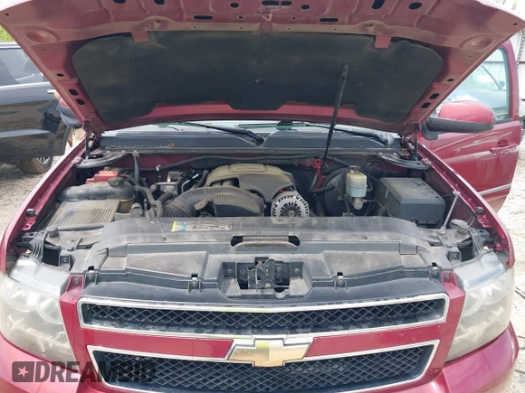 2010 Chevrolet Suburban LT z VIN 1GNUKJE30AR262500, wystawiony jako IAAI lot #42082813 z przebiegiem 270 431 mil mil oraz . Historia ofert i sprzedaży dostępna na DreamBid. Obrazek 10.