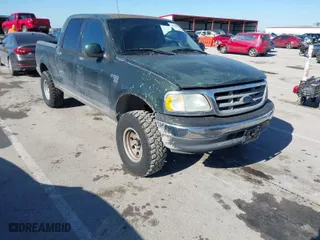 2001 Ford F-150 SuperCrew XLT with VIN 1FTRW07W21KF41833, listed as a IAAI auction lot 41441899 with NaN miles. Bid and sale history available at carsss.com. Image 1.