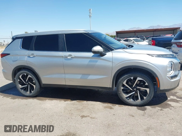 2022 Mitsubishi Outlander ES z VIN JA4J3TA81NZ015802, wystawiony jako IAAI lot #42278112 z przebiegiem Nie podano mil oraz . Historia ofert i sprzedaży dostępna na DreamBid. Obrazek 12.