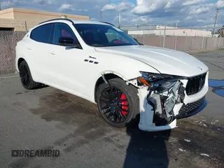 2022 Maserati Levante z VIN ZN661YUM0NX391750, wystawiony jako IAAI lot #41436442 z przebiegiem 3 293 mil mil oraz . Historia ofert i sprzedaży dostępna na DreamBid. Obrazek 1.