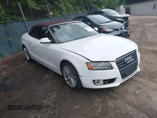 2011 Audi A5 Premium Plus z VIN WAULFAFH2BN020509, wystawiony jako IAAI lot #42381177 z przebiegiem 132 106 mil mil oraz . Historia ofert i sprzedaży dostępna na DreamBid. Obrazek 1.