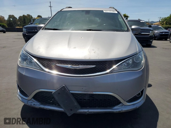 2017 Chrysler Pacifica Touring L with VIN 2C4RC1BG1HR539758, listed as a Copart auction lot 53117135 with 130,628 mi miles and Clean Title. Bid and sale history available at DreamBid. Image 5.