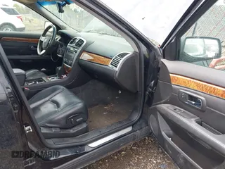 2008 Cadillac SRX RWD z VIN 1GYEE637180139577, wystawiony jako IAAI lot #42161039 z przebiegiem 159 816 mil mil oraz . Historia ofert i sprzedaży dostępna na DreamBid. Obrazek 5.