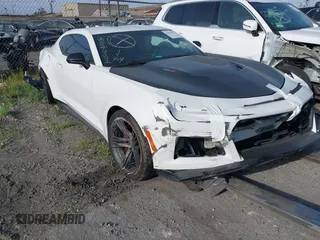 2018 Chevrolet Camaro ZL1 with VIN 1G1FJ1R61J0183374, listed as a IAAI auction lot 41622572 with 38,661 mi miles and . Bid and sale history available at carsss.com. Image 1.
