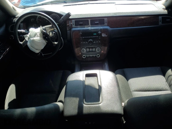 2013 Chevrolet Tahoe LS z VIN 1GNSKAE04DR332680, wystawiony jako Copart lot #81899914 z przebiegiem 216 063 mil mil oraz Szkoda całkowita • Salvage title. Historia ofert i sprzedaży dostępna na DreamBid. Obrazek 8.
