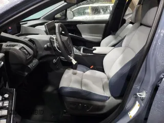 2023 Subaru Solterra Premium с VIN JTMABABA2PA032916, выставлен на аукционе Copart как лот 38291984 с пробегом 957 миль миль и . История ставок и продаж доступна на DreamBid. Изображение 7.