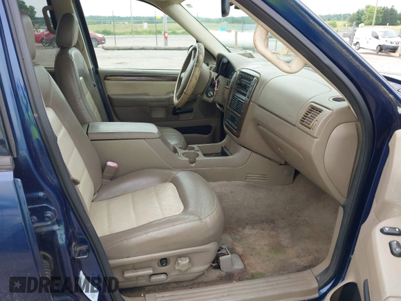 2005 Ford Explorer Eddie Bauer z VIN 1FMDU74K85UB09943, wystawiony jako IAAI lot #42337325 z przebiegiem 252 668 mil mil oraz . Historia ofert i sprzedaży dostępna na DreamBid. Obrazek 5.