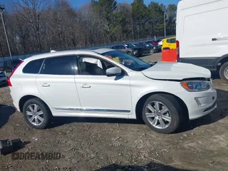 2017 Volvo XC60 Inscription with VIN YV440MDU1H2036136, listed as a IAAI auction lot 41481058 with 1 mi miles. Bid and sale history available at carsss.com. Image 13.