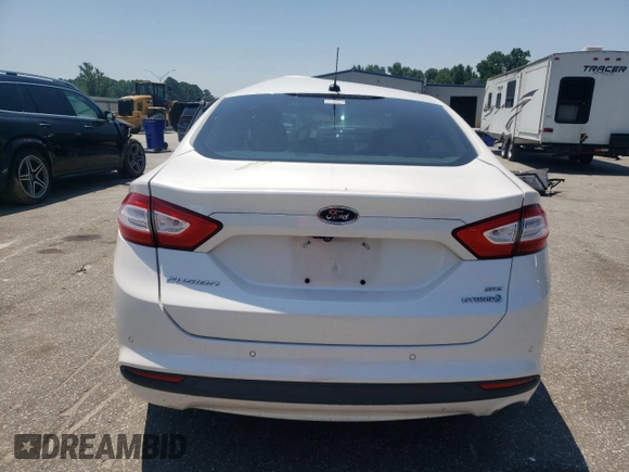2015 Ford Fusion SE Hybrid z VIN 3FA6P0LU8FR105615, wystawiony jako Copart lot #61451155 z przebiegiem 106 778 mil mil oraz Szkoda całkowita • Salvage title. Historia ofert i sprzedaży dostępna na DreamBid. Obrazek 6.