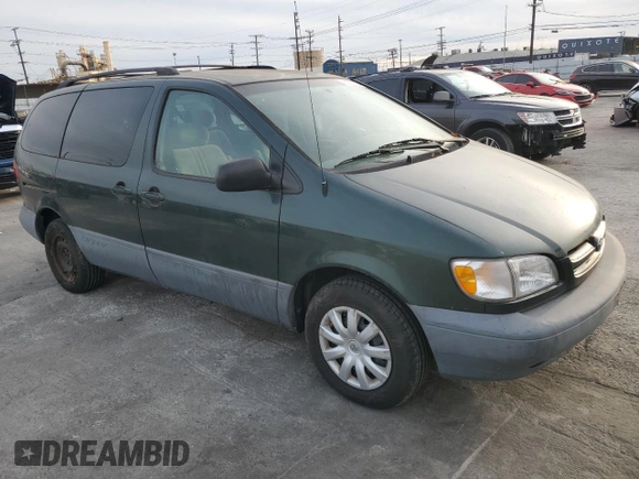 1999 Toyota Sienna CE with VIN 4T3ZF19C1XU146082, listed as a Copart auction lot 82063524 with 158,294 mi miles and Clean Title. Bid and sale history available at carsss.com. Image 4.