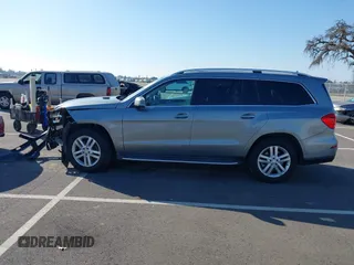 2016 Mercedes-Benz GL with VIN 4JGDF6EE1GA700391, listed as a IAAI auction lot 41309028 with 58,741 mi miles. Bid and sale history available at carsss.com. Image 14.