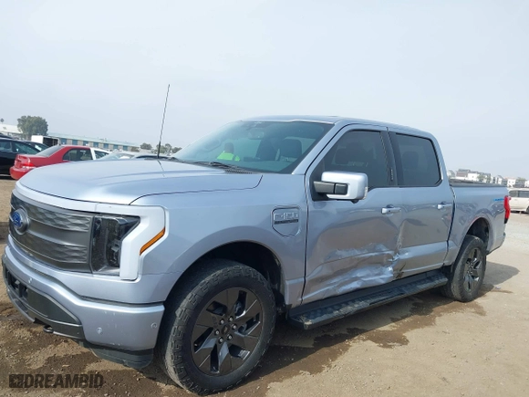 2022 Ford F-150 Lightning Pro with VIN 1FTVW1EL0NWG16234, listed as a IAAI auction lot 41220079 with 40,541 mi miles. Bid and sale history available at carsss.com. Image 6.