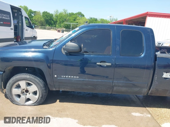 2007 Chevrolet Silverado 1500 LT w/1LT with VIN 2GCEC19C871678672, listed as a IAAI auction lot 41855644 with 184,008 mi miles. Bid and sale history available at carsss.com. Image 14.