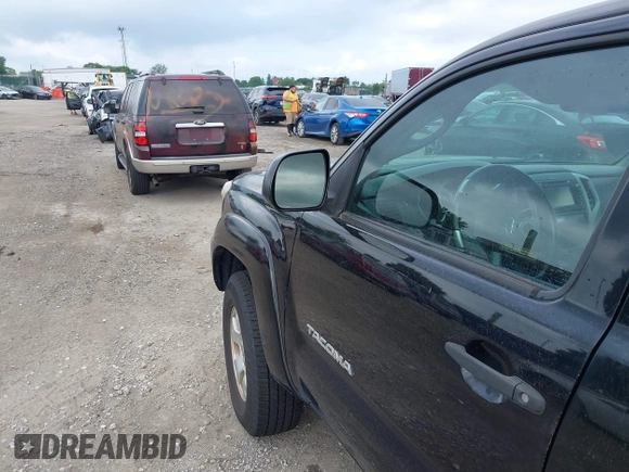 2013 Toyota Tacoma with VIN 3TMLU4EN5DM107500, listed as a IAAI auction lot 42733914 with Not provided miles and . Bid and sale history available at DreamBid. Image 19.