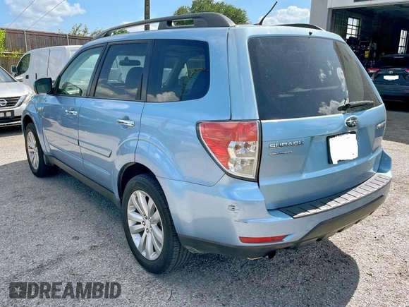 2012 Subaru Forester X Premium with VIN JF2SHBDC5CH406302, listed as a Copart auction lot 62221225 with 225,830 mi miles and Clean title. Bid and sale history available at DreamBid. Image 3.
