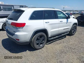 2017 Jeep Grand Cherokee Altitude z VIN 1C4RJEAG6HC845961, wystawiony jako IAAI lot #42688844 z przebiegiem 144 390 mil mil oraz . Historia ofert i sprzedaży dostępna na DreamBid. Obrazek 4.