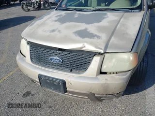 2005 Ford Freestyle SE with VIN 1FMZK01115GA81285, listed as a IAAI auction lot 41702956 with 355,505 mi miles. Bid and sale history available at carsss.com. Image 6.