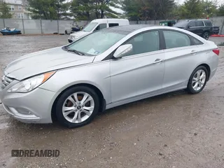 2013 Hyundai Sonata Limited with VIN 5NPEC4AC0DH732425, listed as a IAAI auction lot 42030047 with 109,241 mi miles and . Bid and sale history available at DreamBid. Image 2.
