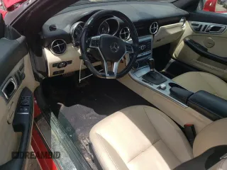 2015 Mercedes-Benz SLK 250 с VIN WDDPK4HA2FF097422, выставлен на аукционе Copart как лот 53867665 с пробегом 106 390 миль миль и Списание • Salvage title. История ставок и продаж доступна на DreamBid. Изображение 8.
