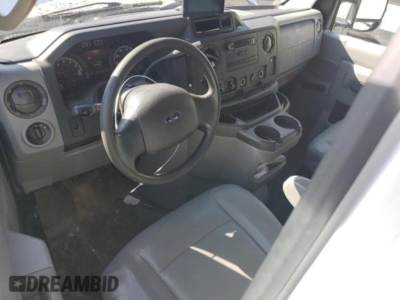 2014 Ford Econoline Cargo Commercial z VIN 1FTNS2EW6EDA15997, wystawiony jako Copart lot #82108024 z przebiegiem 146 982 mil mil oraz Szkoda całkowita • Salvage title. Historia ofert i sprzedaży dostępna na DreamBid. Obrazek 8.