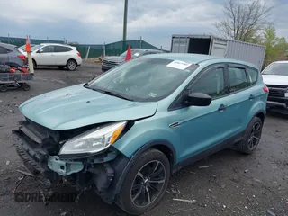 2013 Ford Escape S with VIN 1FMCU0F75DUD00309, listed as a IAAI auction lot 42017289 with 184,026 mi miles. Bid and sale history available at carsss.com. Image 19.