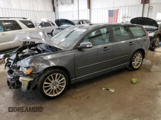 2011 Volvo V50 with VIN YV1672MW3B2602490, listed as a Copart auction lot 71265114 with 123,162 mi miles and Non Repairable. Bid and sale history available at carsss.com. Image 1.