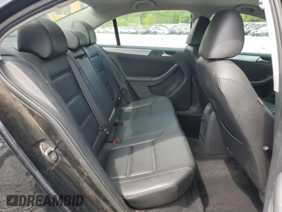 2013 Volkswagen Jetta SE z VIN 3VWDP7AJ5DM437943, wystawiony jako Copart lot #54272175 z przebiegiem 186 081 mil mil oraz Nie do naprawy • Non repairable. Historia ofert i sprzedaży dostępna na DreamBid. Obrazek 10.
