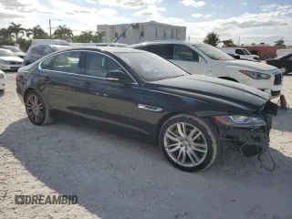 2018 Jaguar XF with VIN SAJBE4EV6JCY56135, listed as a Copart auction lot 88316245 with 35,087 mi miles and Salvage Title. Bid and sale history available at DreamBid. Image 4.