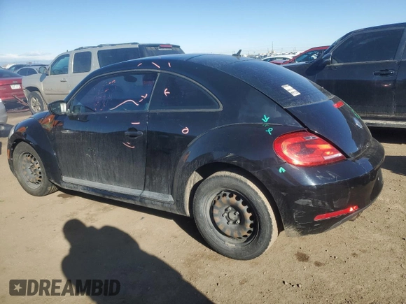 2012 Volkswagen Beetle Entry z VIN 3VWFP7AT2CM616322, wystawiony jako Copart lot #47822335 z przebiegiem 101 941 mil mil oraz Szkoda całkowita • Salvage title. Historia ofert i sprzedaży dostępna na DreamBid. Obrazek 2.