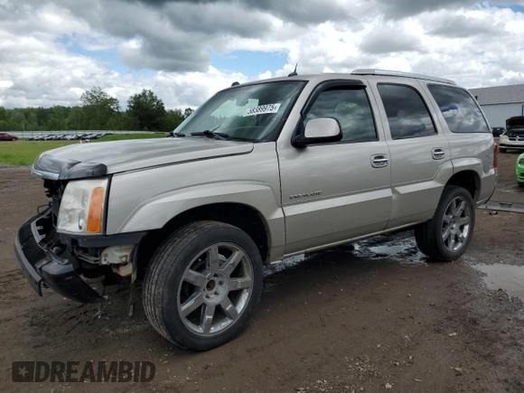 2005 Cadillac Escalade z VIN 1GYEK63N35R256222, wystawiony jako Copart lot #58389975 z przebiegiem 119 659 mil mil oraz Szkoda całkowita • Salvage title. Historia ofert i sprzedaży dostępna na DreamBid. Obrazek 1.