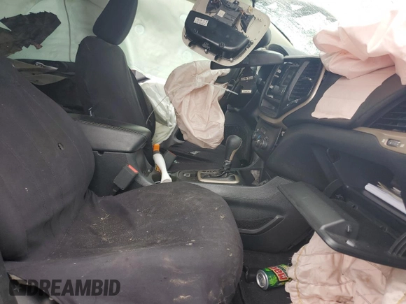 2016 Jeep Cherokee Sport z VIN 1C4PJLAS4GW329806, wystawiony jako Copart lot #56226425 z przebiegiem Nie podano mil oraz Szkoda całkowita • Salvage title. Historia ofert i sprzedaży dostępna na DreamBid. Obrazek 7.