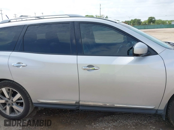 2015 Nissan Pathfinder S with VIN 5N1AR2MM6FC720408, listed as a IAAI auction lot 42752896 with 203,795 mi miles and . Bid and sale history available at DreamBid. Image 13.