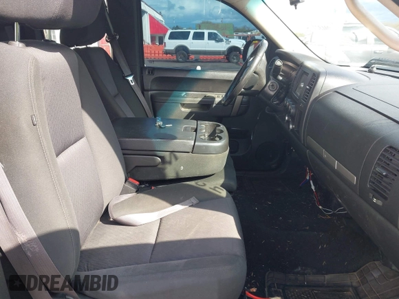 2011 GMC Sierra 1500 SLE with VIN 1GTR2VE31BZ308200, listed as a IAAI auction lot 41901331 with 184,008 mi miles and . Bid and sale history available at DreamBid. Image 5.