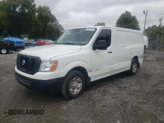 2021 Nissan NV Cargo SV z VIN 1N6BF0KY3MN806785, wystawiony jako Copart lot #77234424 z przebiegiem 105 784 mil mil oraz Szkoda całkowita • Salvage title. Historia ofert i sprzedaży dostępna na DreamBid. Obrazek 1.