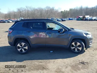 2018 Jeep Compass Altitude with VIN 3C4NJDBBXJT326322, listed as a IAAI auction lot 41757452 with 66,026 mi miles and . Bid and sale history available at carsss.com. Image 13.