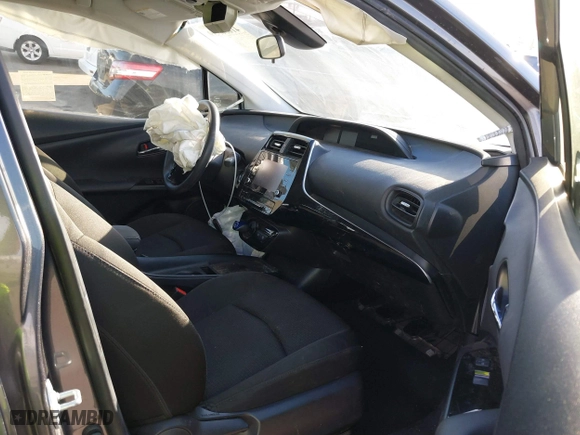 2020 Toyota Prius L Eco with VIN JTDKARFU8L3105988, listed as a IAAI auction lot 41688339 with 66,660 mi miles. Bid and sale history available at carsss.com. Image 5.