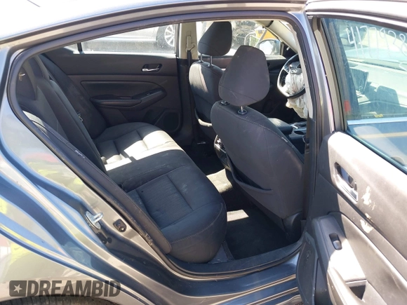 2019 Nissan Altima 2.5 SV with VIN 1N4BL4DV7KC140549, listed as a IAAI auction lot 41779383 with 104,152 mi miles. Bid and sale history available at carsss.com. Image 8.
