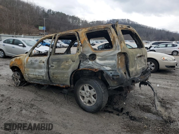2006 Ford Escape XLT with VIN 1FMYU931X6KC43873, listed as a Copart auction lot 45002425 with 0 mi miles and Salvage Title. Bid and sale history available at carsss.com. Image 2.