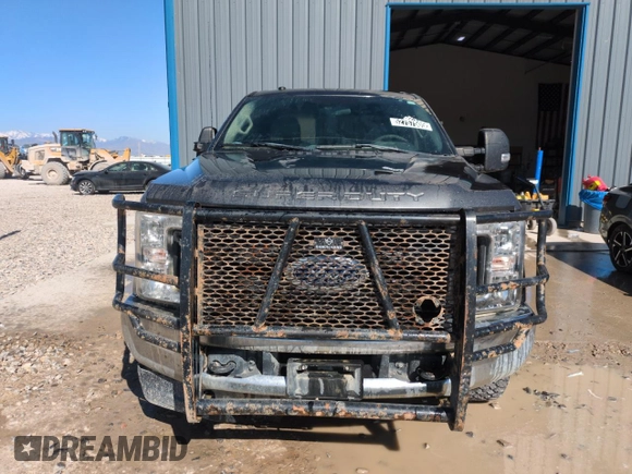 2019 Ford F-250 XL z VIN 1FT7X2B67KEC11385, wystawiony jako Copart lot #52757505 z przebiegiem 160 083 mil mil oraz Czysty tytuł • Clean title. Historia ofert i sprzedaży dostępna na DreamBid. Obrazek 5.