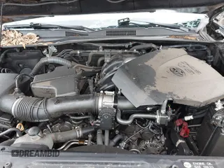 2017 Toyota Tacoma SR5 z VIN 3TMAZ5CN7HM043144, wystawiony jako IAAI lot #41758561 z przebiegiem 205 213 mil mil oraz . Historia ofert i sprzedaży dostępna na DreamBid. Obrazek 10.