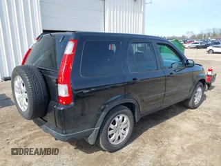 2005 Honda CR-V EX SE with VIN SHSRD78945U334461, listed as a IAAI auction lot 41775974 with 147,876 mi miles. Bid and sale history available at carsss.com. Image 4.