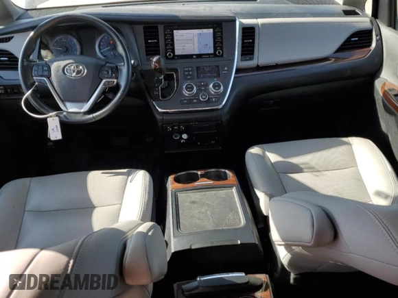 2018 Toyota Sienna XLE Auto Access Seat with VIN 5TDYZ3DC2JS930768, listed as a Copart auction lot 52964115 with 121,191 mi miles and Salvage Title. Bid and sale history available at DreamBid. Image 8.