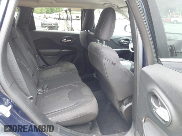 2016 Jeep Cherokee Latitude z VIN 1C4PJMCB2GW145287, wystawiony jako IAAI lot #42302969 z przebiegiem 124 974 mil mil oraz . Historia ofert i sprzedaży dostępna na DreamBid. Obrazek 8.