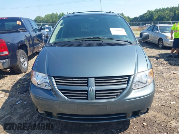 2005 Dodge Caravan SXT z VIN 2D4GP44LX5R581304, wystawiony jako IAAI lot #42709024 z przebiegiem 79 073 mil mil oraz . Historia ofert i sprzedaży dostępna na DreamBid. Obrazek 6.