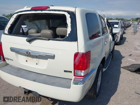 2008 Chrysler Aspen Limited z VIN 1A8HX58NX8F129294, wystawiony jako IAAI lot #42034320 z przebiegiem Nie podano mil oraz . Historia ofert i sprzedaży dostępna na DreamBid. Obrazek 4.