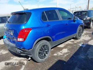 2015 Chevrolet Trax LS with VIN KL7CJKSB8FB116027, listed as a IAAI auction lot 41915553 with 105,541 mi miles. Bid and sale history available at carsss.com. Image 4.
