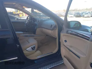 2008 Mercedes-Benz M 550 with VIN 4JGBB72E88A375401, listed as a IAAI auction lot 41748376 with 97,784 mi miles and . Bid and sale history available at carsss.com. Image 5.
