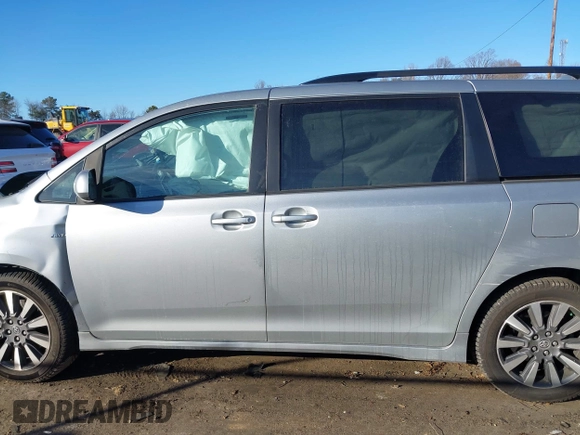 2019 Toyota Sienna LE with VIN 5TDJZ3DC4KS221245, listed as a IAAI auction lot 41455754 with 81,290 mi miles. Bid and sale history available at carsss.com. Image 14.
