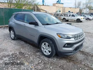 2022 Jeep Compass Latitude with VIN 3C4NJCBB2NT139477, listed as a IAAI auction lot 41965959 with 25,098 mi miles and . Bid and sale history available at carsss.com. Image 1.
