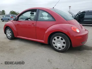 2010 Volkswagen New Beetle Coupe with VIN 3VWPG3AG9AM011291, listed as a Copart auction lot 53361115 with 105,432 mi miles and Salvage Title. Bid and sale history available at carsss.com. Image 2.